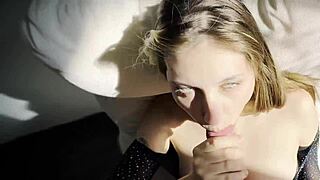 sexy hottie sucking dick in anime hentai