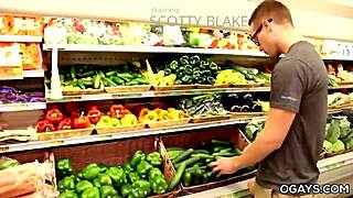 Twink Scotty Blake Goes Wild With Cucumber Solo