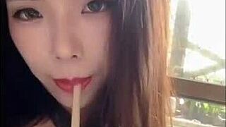 熙玥 daily limited motion collection, asian model in casual vibes.