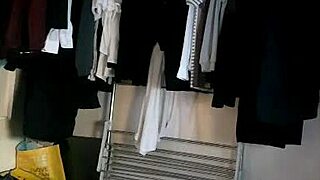 follando con pakis delivers raw anal action with music