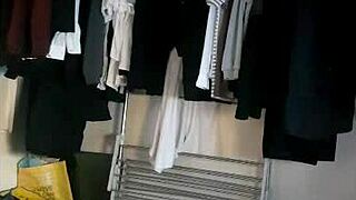 follando con pakis delivers raw anal action with music