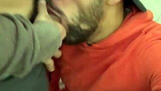 Casado dotado me fodeu no banheiro puto meteu com tudo sem cuspe - full sheer com