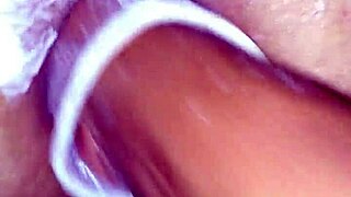 recebendo mão no cu com fisting anal selvagem em público outdoor