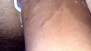 recebendo mão no cu com fisting anal selvagem em público outdoor