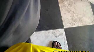 Subir Na Laje Da Vizinha Ela Colocando Roupa Na Corda Botei Tudo Nela Na Pele Gozei Muito Video Completo No Red