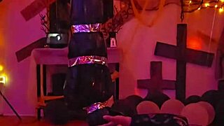 i'm angelg and kuzz in this halloween special, gettin' all wet and stuff