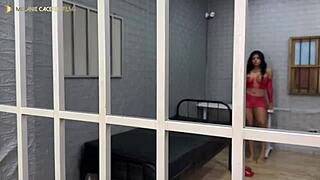Man, Colombian hottie bangs a cop in Medellin jail cell