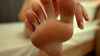 Joi worship my bare foot feet fetish