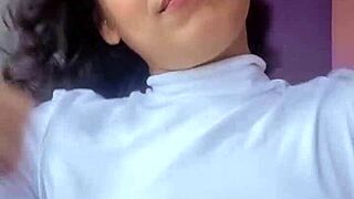 hot brazilian brunette with natural breasts asking you to cum for her - espuletinha