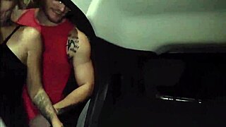 Damn, Casal Bangs in Uber While Driver Films It All for Net!