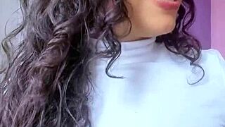 hot brazilian brunette with natural breasts asking you to cum for her - espuletinha