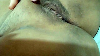 tive que voltar masturbar com celular no carregador