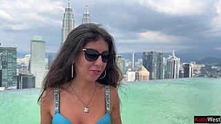 Public agent fucks picked-up hottie in luxury hotel room with facial.