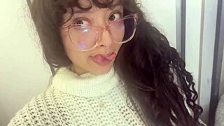 Look how i pee on my trip to europe i was on the plane