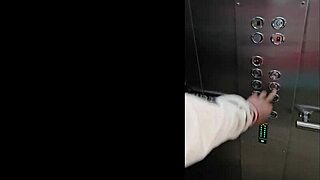 I nailed my neighbor’s hot milf stepmom in the gym elevator in Medellin.