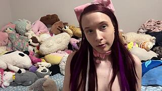 Teen whore shows narrow ass?