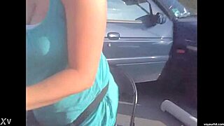 Hidden cam catches downblouse spying in high quality