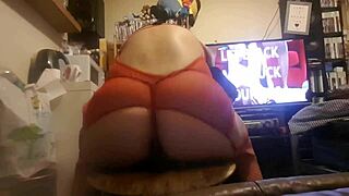 I’m Loving This Dildo Ride