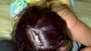 compañera de cuarto culona me chupa la verga y se traga mi leche a cambio del alquiler