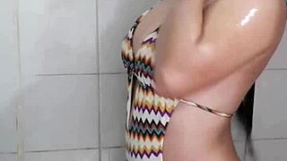 girl couldn't find someone to fuck her, so she satisfies her desires