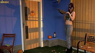 I-I join this spooky lesbian threesome, girls kissing and getting all wet and dripping.