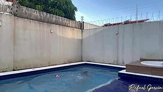 I caught my hot neighbor Dri Cordeiro playing with a sex machine in her yard