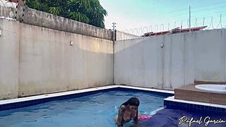 I caught my hot neighbor Dri Cordeiro playing with a sex machine in her yard