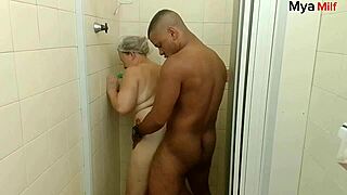 Madrasta catches stepson jerking and bangs him in shower