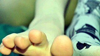 Stepsister toes played