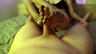 she gave me a fishnet footjob 😘
