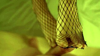 she gave me a fishnet footjob 😘