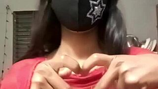 indian girl, wanna see her steamy live sex video now?