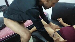 Me Follo a Mi Hermanastra y Me Corro Dentro de Su Apretado Coño 😏