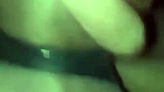 latina madura es follada por el hijastro y se corre dentro mientras el pap� trabaja