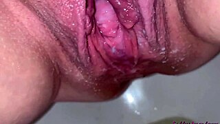 omg, creampie in her pussy with peeing and farts, so messy! 😜