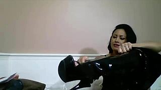 Maxine X Toys Her Ass And Cunt