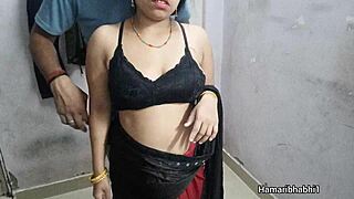 Desi Bhabhi In Saree Gets Fucked By Boyfriend While Husband Is At Office