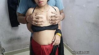 Desi Bhabhi In Saree Gets Fucked By Boyfriend While Husband Is At Office