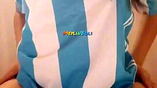 beautiful colombian babe sends me her pack and video touching herself