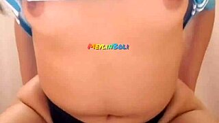 beautiful colombian babe sends me her pack and video touching herself