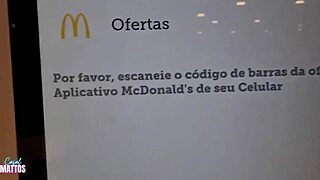 fomos no fast food, but ended up eatin’ some mcbuceta outdoors, oopsie!