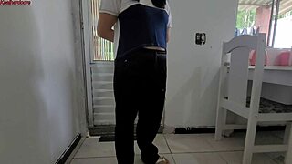 minha vizinha sempre manda sua enteada para me pedir ovos, mas e big tits?