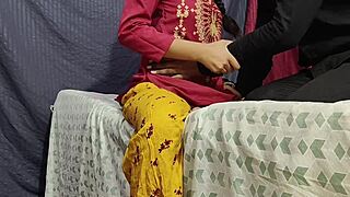 just saw indian aunty getting banged by a boy