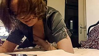 Homemade girl in satin gets fucked and licked?