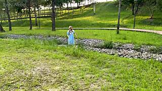 Helped Cute Stranger On Street And Fucked Her Same Day!