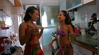 minha amiga largou o boy lixo e pra se vingar fodemo em publico na piscina do predio