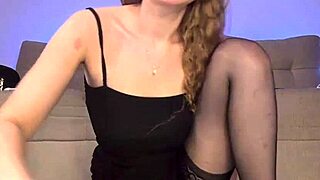 fingering and slapping that wet pink pussy 😍