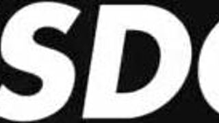 Why did Florane Russell and Lexi Dona start muff diving after the party?