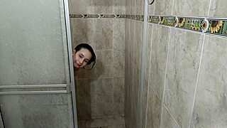 Hey, helping my stepsister bathe turns into hot banging till I finish on her