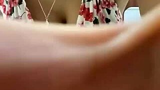 Novinha Gostosa Se Depilando